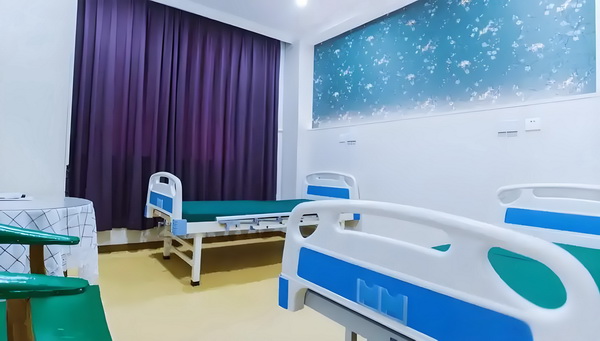 外地人怎样能落户深圳户口_丁子朗認TVB劇集的確開少咗,放眼世界:唔係淨係得敞台 丁子朗認T日1月今年